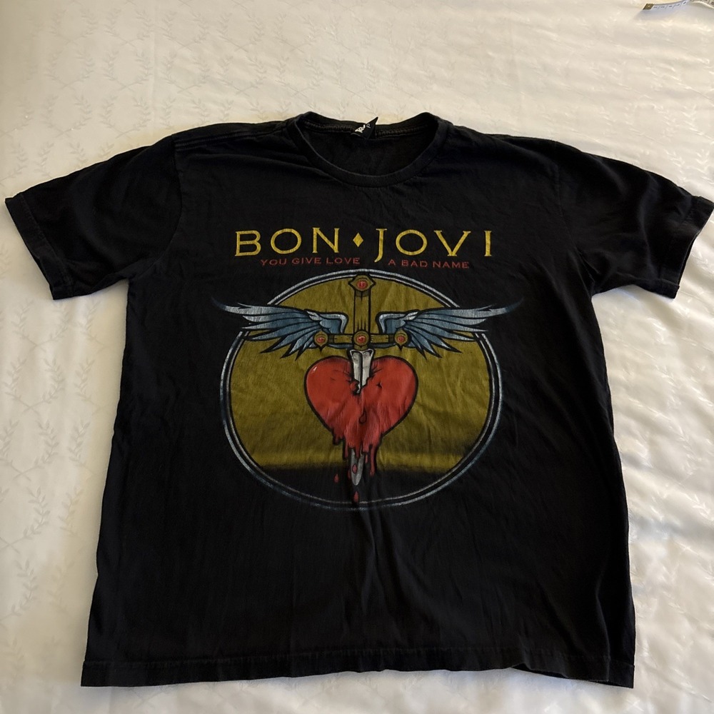 BON JOVI AUTHENTIC LICENSED YOU GIVE LOVE A BAD NAME SWORD HEART Shirt see Des